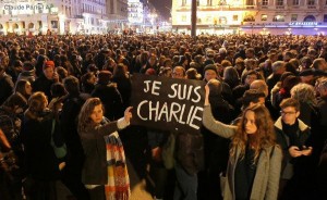 People across Europe massing in solidarity against a growing Islamic threat to freedom of speech(Photo posted by @ABC on Twitter)