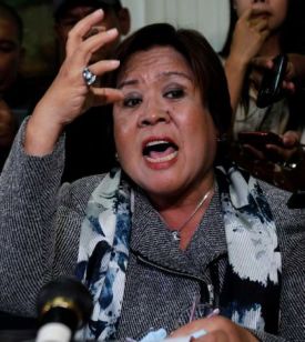 Secretary De Lima struggled to justify why she thinks CJ Corona favors GMA