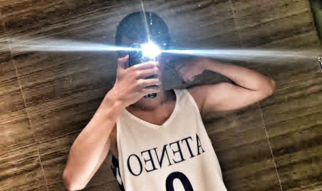Real Ateneans don’t wear blue