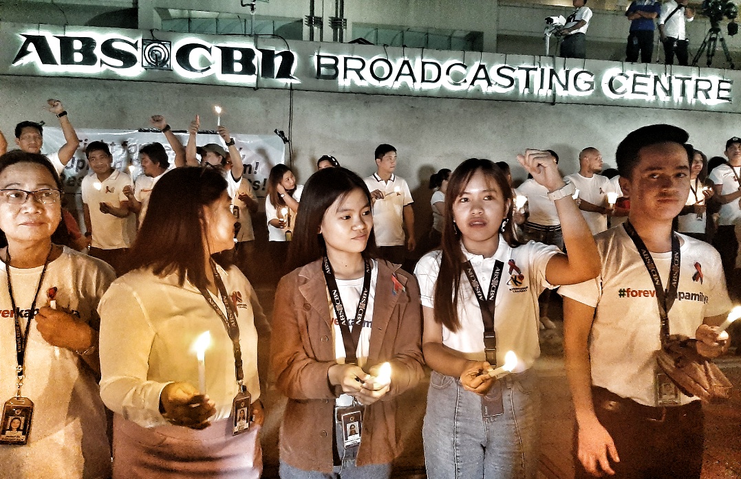 Supporters of ABS-CBN represent the interests of the oligarchy and NOT of the Filipino people