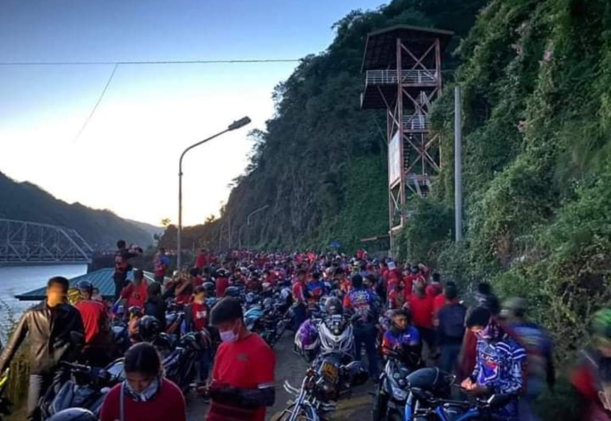 People, not just cars: Bongbong Marcos’s peoplecades beat Leni Robredo’s motorcades any day!